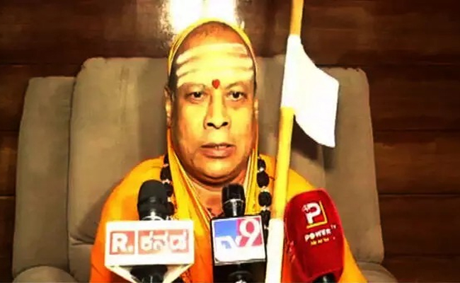 If CM is changing in Karnataka, Lingayats must be given priority: Panditaradya Shivacharya Swamiji